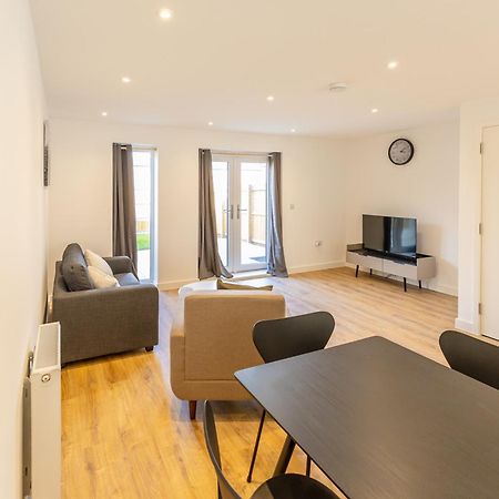 Stunning Modern 3 Bedroom Townhouse - Perfect Getaway 맨체스터 외부 사진