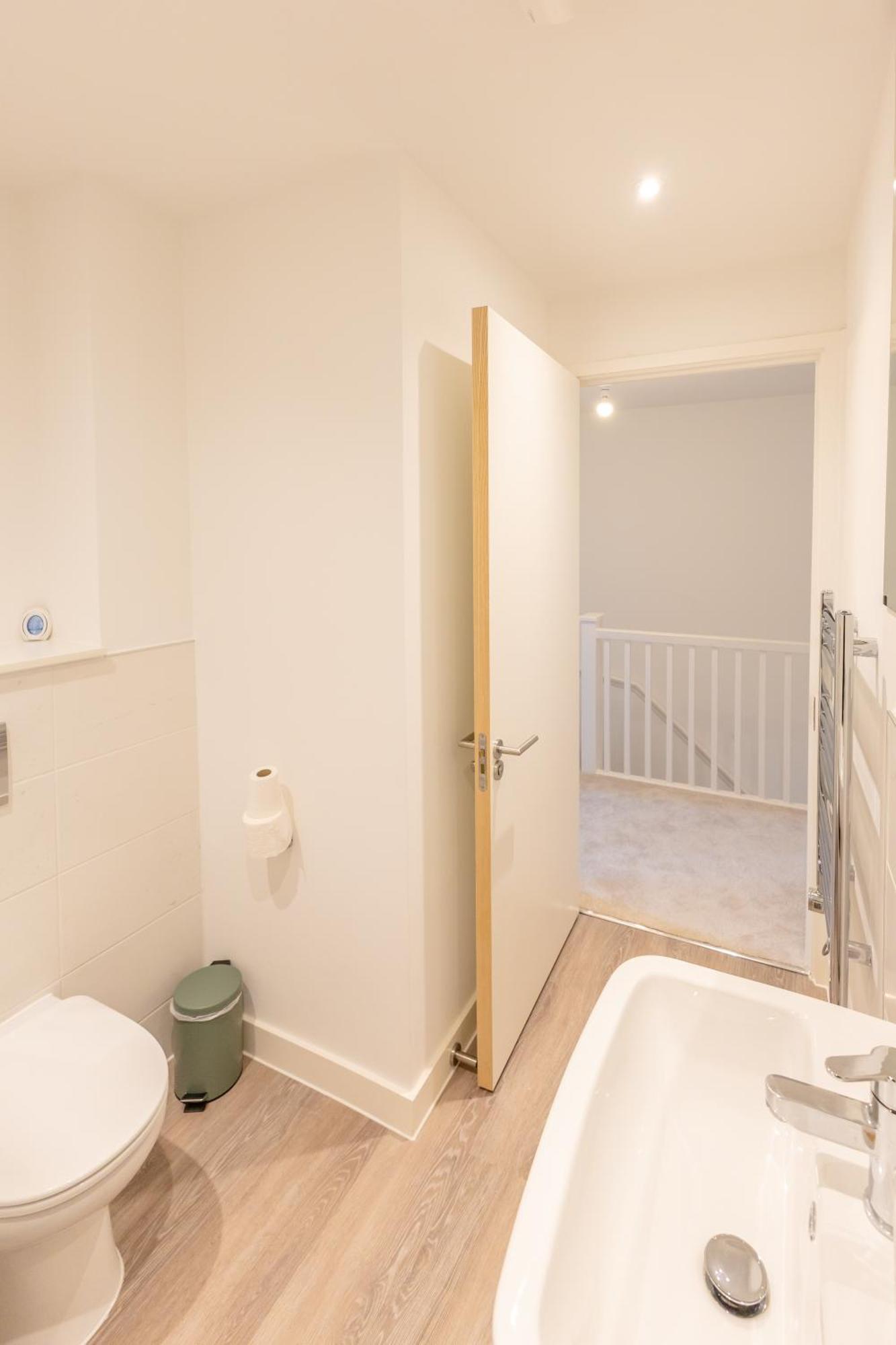 Stunning Modern 3 Bedroom Townhouse - Perfect Getaway 맨체스터 외부 사진