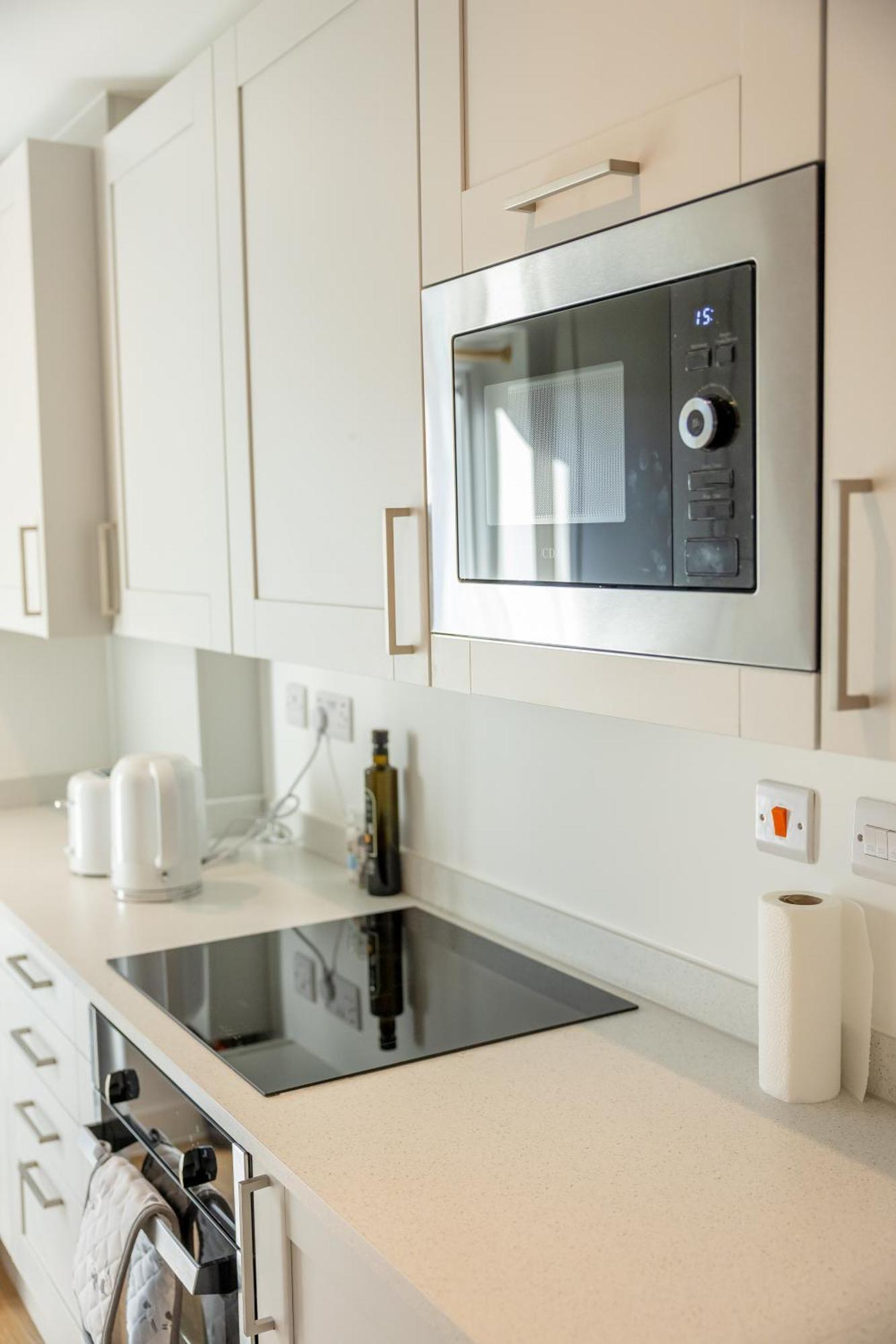 Stunning Modern 3 Bedroom Townhouse - Perfect Getaway 맨체스터 외부 사진